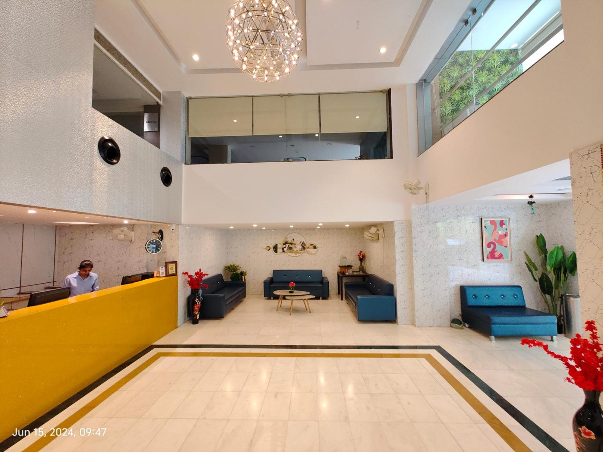 The Oasis Hotel Vadodara Exterior photo